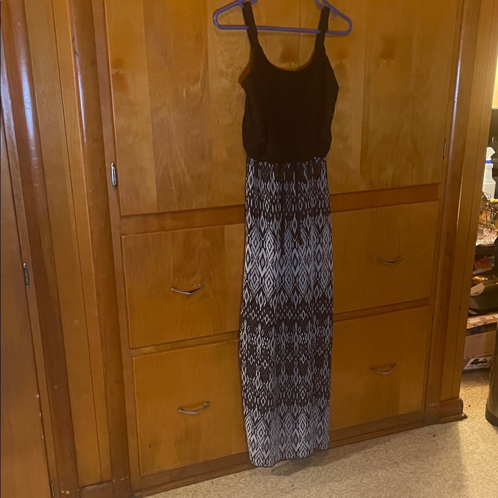Faded Glory Black and White Geometric Maxi Dress